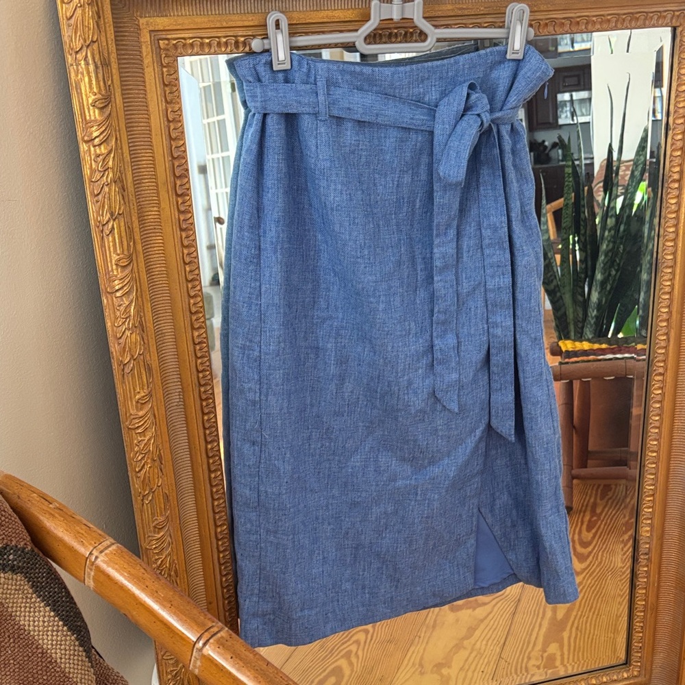 Banana Republic Blue linen blend A-Line midi Skirt with Tie Belt size 6.